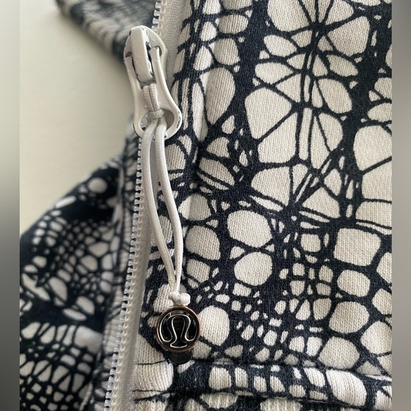 Lululemon Scuba Hoodie Size 2 (XXS) - Picture 7 of 8